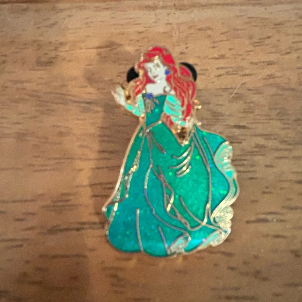 Disney 2012 The Little Mermaid Princess Ariel Glitter Dress Pin